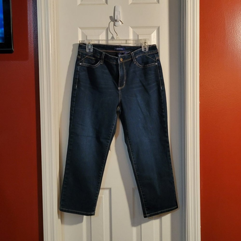Size 10 - Dark wash - Bandolino  - Selene - Capris